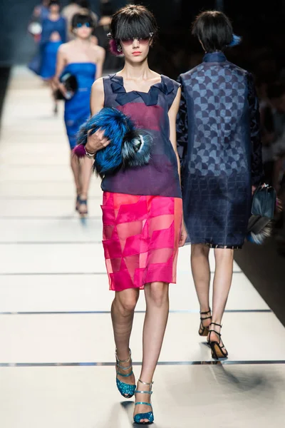 Look 13